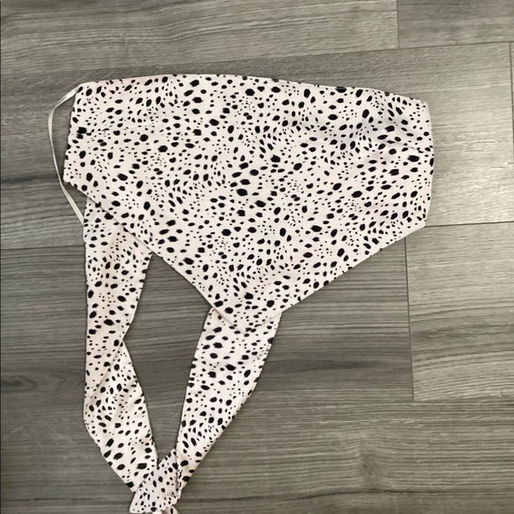 Forever 21 Tops - Cheetah print satin tie tube top